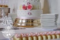 Sweet table pink gold met candybar, chocolaterie, cupcakes I Do en soesjes